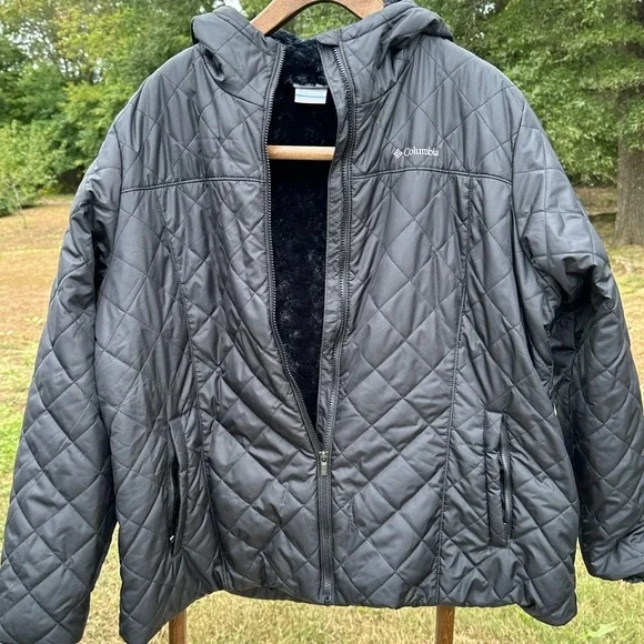 Columbia Women’s quilted lined warm jacket - Picture 1 of 3